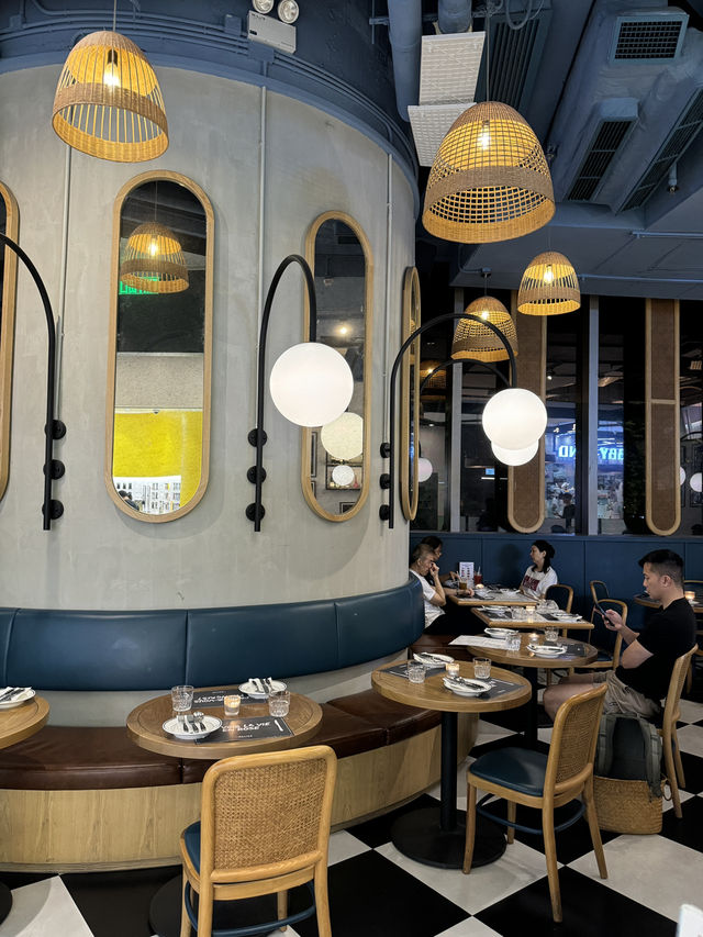 《悠閒二人晚餐》