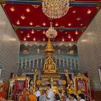 หลวงพ่อเพชร  ศักดิ์สิทธิ์เมืองพิจิตร