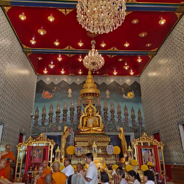 หลวงพ่อเพชร  ศักดิ์สิทธิ์เมืองพิจิตร