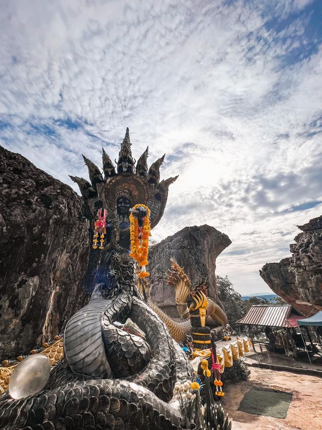 ชวนทุกคนเที่ยววัดที่อุดรธานี กับวัด ภูตะเภาทอง 