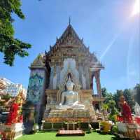เที่ยววัดสวยใจกลางเมือง เก่าแก่กว่า 250 ปี