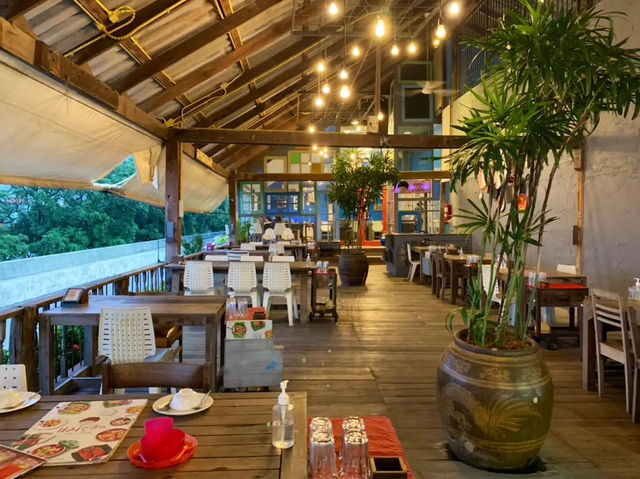 “ร้านอาหารแม่คูซีน” ร้านวิวสวยบางปู