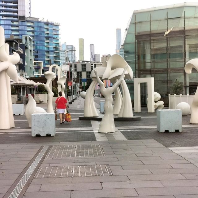 An Afternoon Walk At The Docklands🌫️