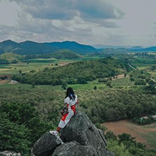 ผาหินตั้ง觀景台
