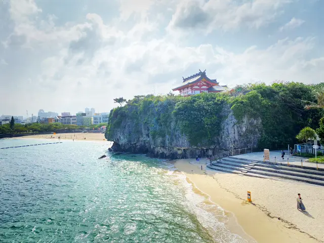 Naminoue Shrine and Naminoue Beach: A Tranquil and Dynamic Experience in Okinawa.