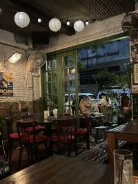 ร้านอาหารสไตล์ฝรั่งเศส ใจกลางสาทร