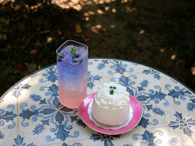 คาเฟ่ริมน้ำ Koffee Thai by บ้านน้ำเรือนศิลป์