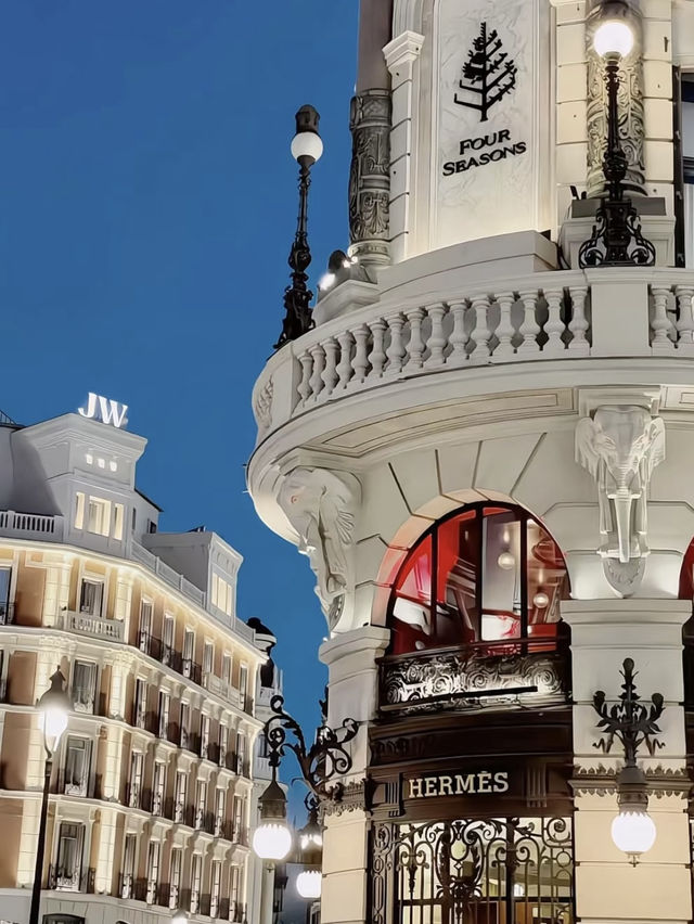 Four Seasons Hotel Madrid: A Luxurious Retreat in the Heart of the Capital