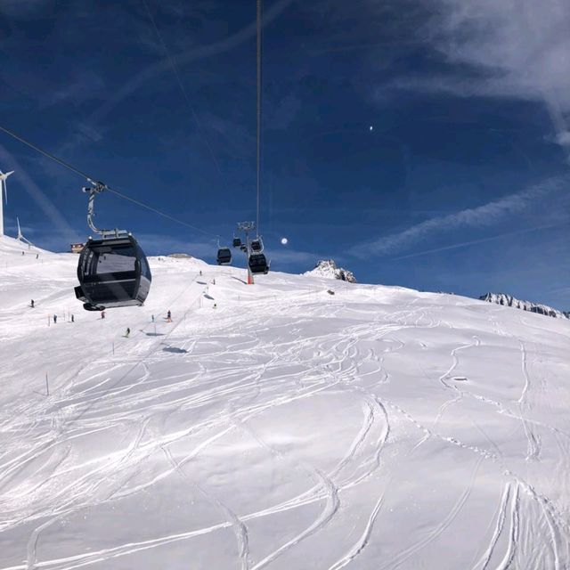 Andermatt 可以話係瑞士其中一個最出名嘅滑雪場