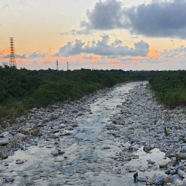 最適合發呆的浪漫花蓮，讓山與海療癒你的心。
