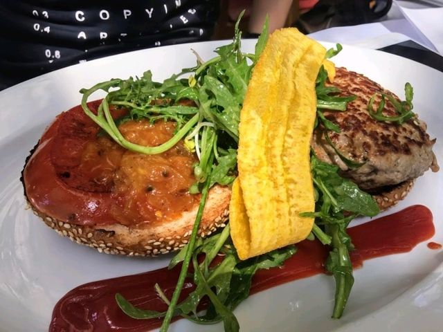 在美麗的城堡花園溫室用餐：Brasserie Palmenhaus Wien