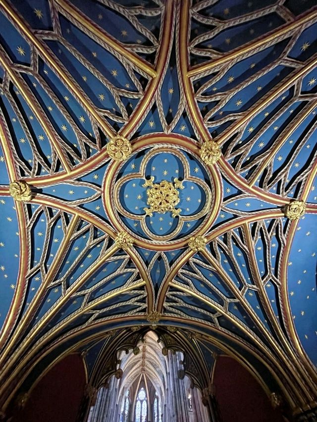 The Westminster Abbey, a must-visit place in London!