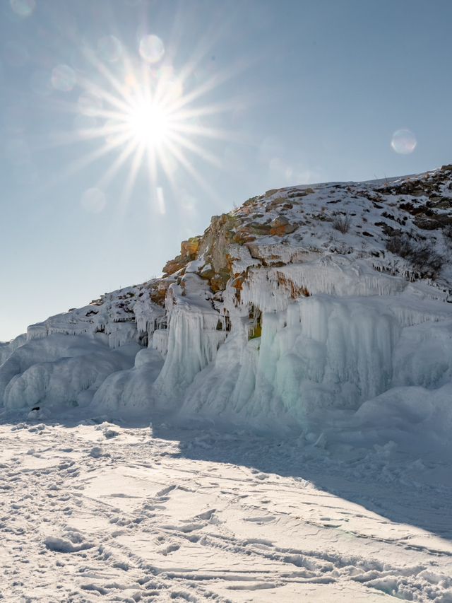 The ice of lake Baikal 