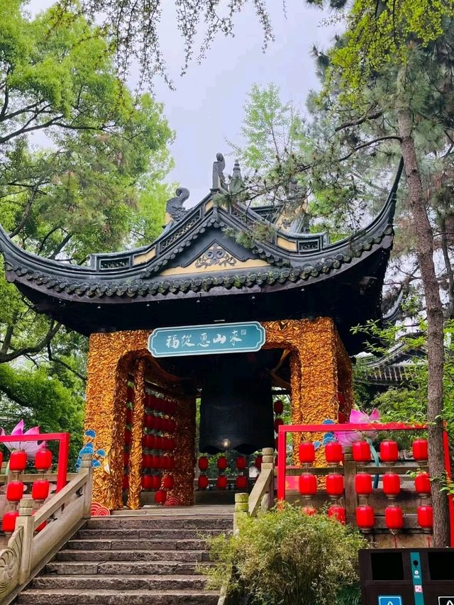 Huishan Temple: An Ancient Buddhist Monastery