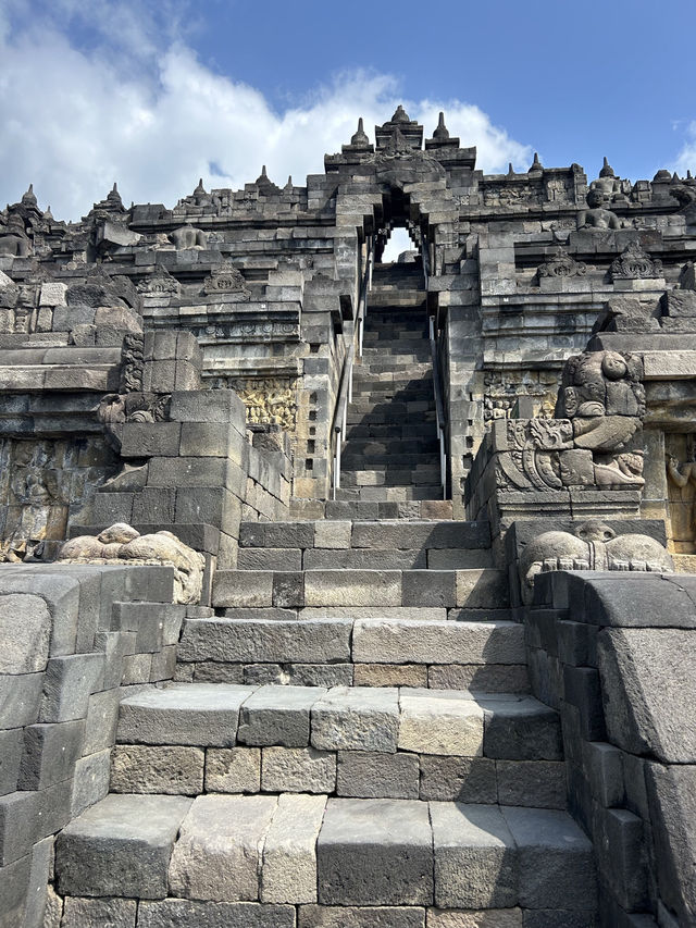 【ジョグジャカルタ】ボロブドゥール寺院の見どころ6選