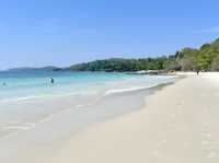 อ่าวไผ่ เกาะเสม็ด ชายหาดที่มีความคึกคักที่สุด
