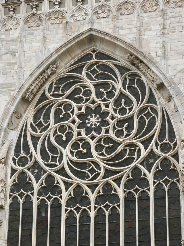 ⚠️ ドゥオモ大聖堂（Duomo di Milano）訪問の注意点！Q&Aまとめ ⚠️