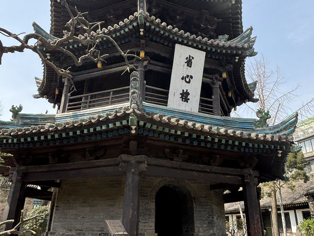西安回街の裏通りにある静かな寺院を訪ねましょう