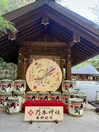 Spring Outing at Nogizaka Shrine – A Hidden Sakura Haven