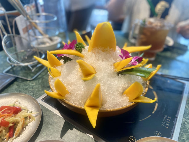 充滿南洋風情的深業上城✨ 🌴LESA PHO🍜