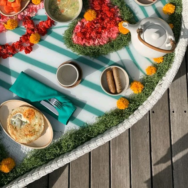 lovely hangout