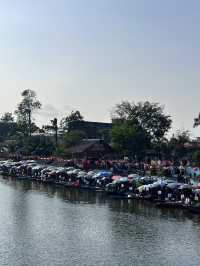 Floating Bites & Local Delights: Khlong Hae Market Uncovered
