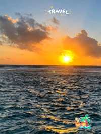 🌅 Chasing Sunsets in the Maldives: A Magical Experience! 🏝️✨