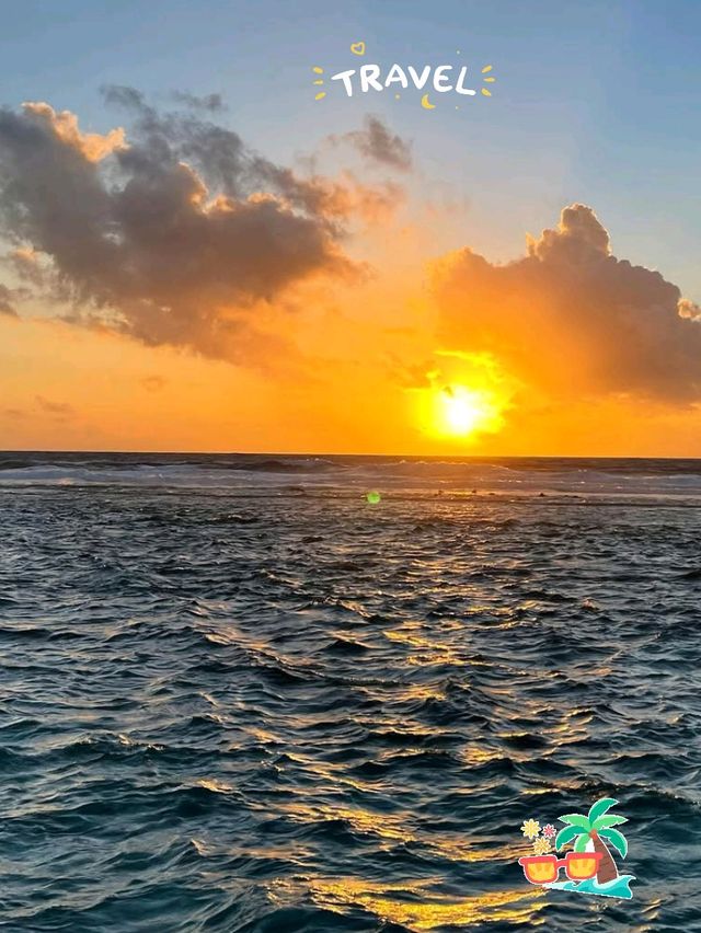 🌅 Chasing Sunsets in the Maldives: A Magical Experience! 🏝️✨