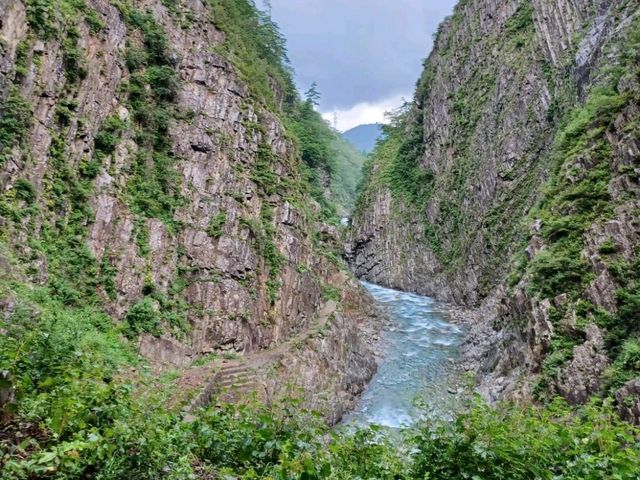 清津峡渓谷トンネルでアートと自然の融合を鑑賞