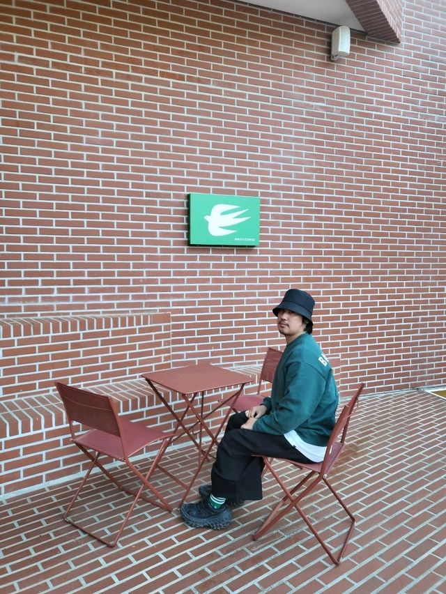 드립커피가 유명한 저수지뷰 힐링인 감성카페