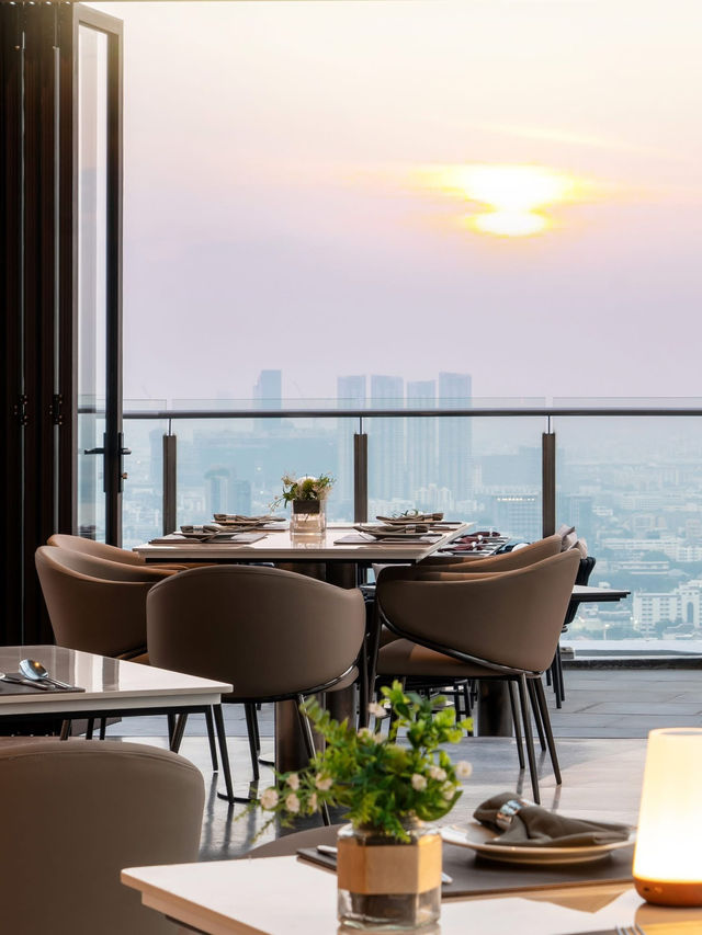 Sipping cocktails 46 floors up-Cielo