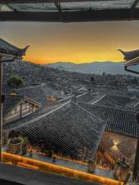 Timeless Stone Paths: A Spring Stroll Through Lijiang Old Town