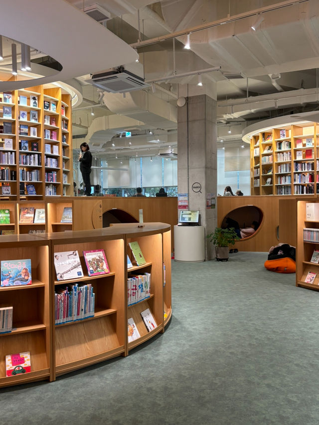 부산역 시간 보내기 좋은 북두칠성 도서관