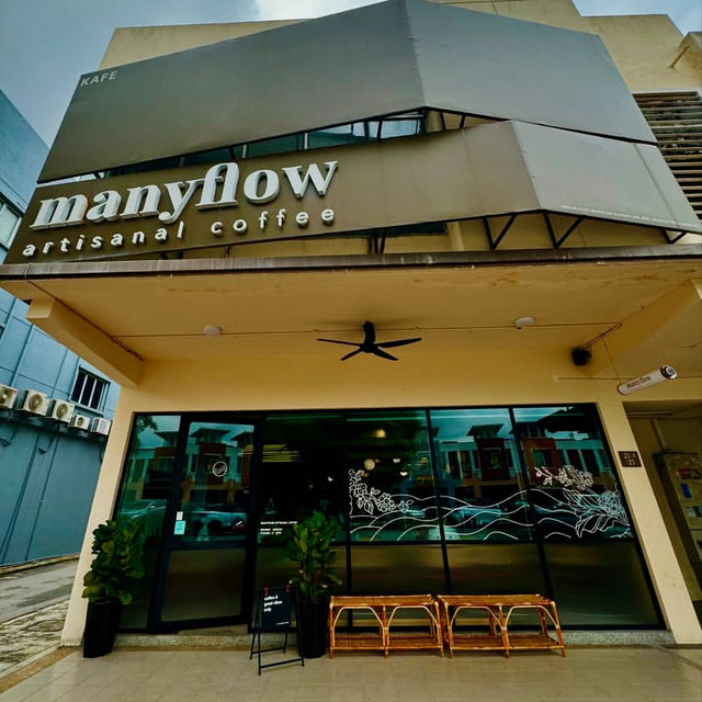 Crafted Perfection at Manyflow Artisanal Coffee