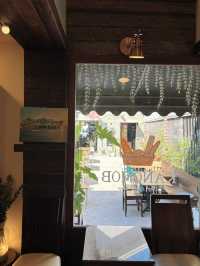 “ขนม อบ” ร้านขนมปังอร่อยๆริมแม่น้ำปราจีนบุรี