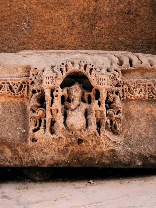 Qutub Minar: A Timeless Tower of Triumph in Delhi
