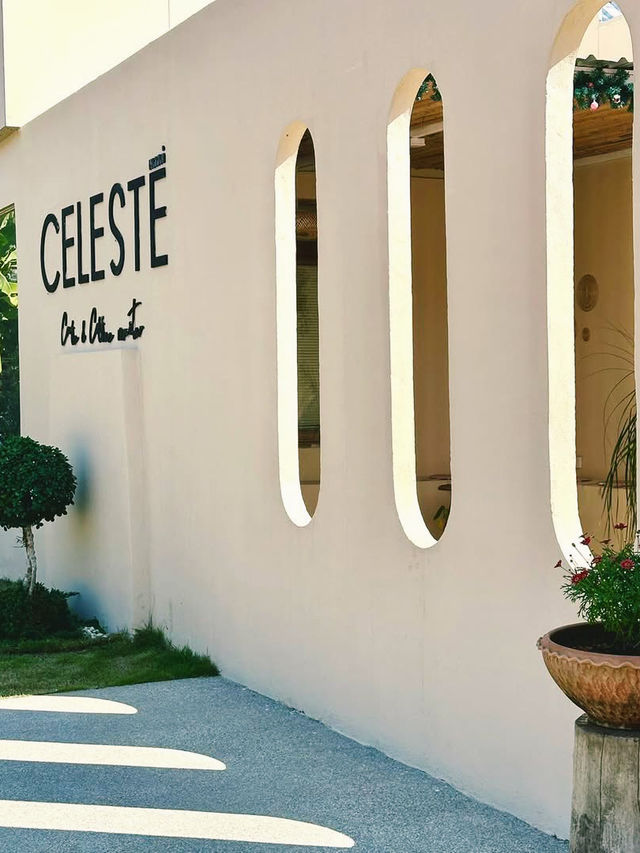 CELESTE Café & Coffee Roaster คาเฟ่สไตล์มินิมอล