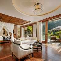 A Sanctuary Carved into Nature’s Embrace