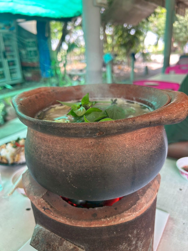 ร้านอาหารบ้านๆแต่รสชาติแสนอร่อยดอนเจดีย์ สุพรรณบุรี