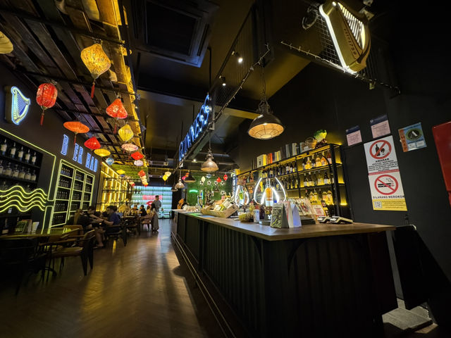 Pint Stop at Eco: Great Bites, Cold Drinks & Live Vibes