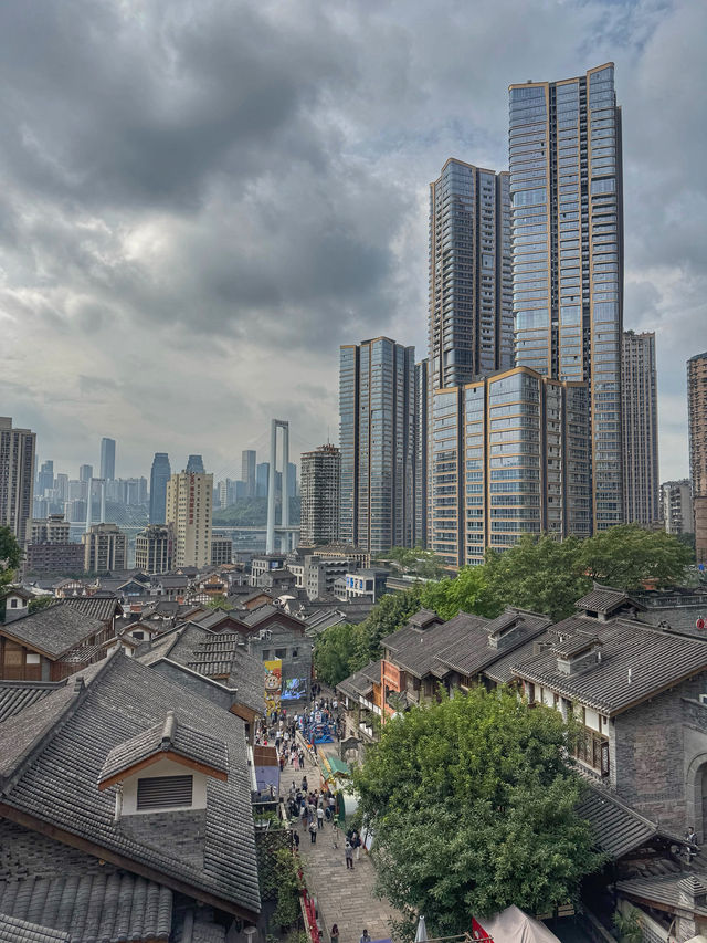 Stepping Into the Soul of Old Chongqing: 十八梯