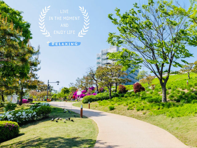 Heunginjimun Park: by the City Wall