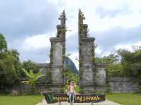 Vangvieng Angsavanh - ວັງວຽງອ່າງສະຫວັນ