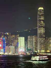 🚢 維多利亞港：在海風中，與香港心跳共振的夜