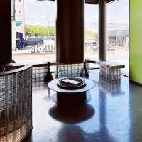 Black Earth Lounge