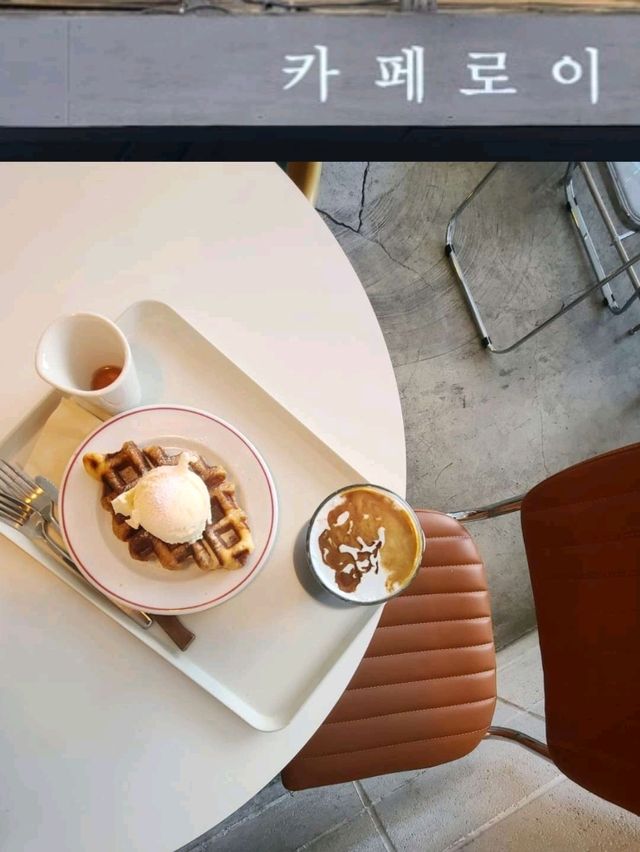 삼척도계역 흑임자라떼맛집🥐카페로이
