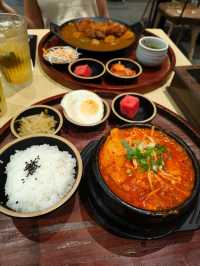 Golden Crunch, Rich Curry – A Perfect Match in Jakarta