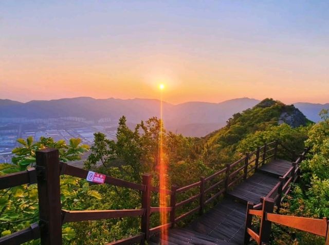 Up to Deokjubong