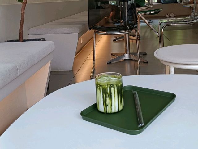 小區內有名的咖啡店 Freerein