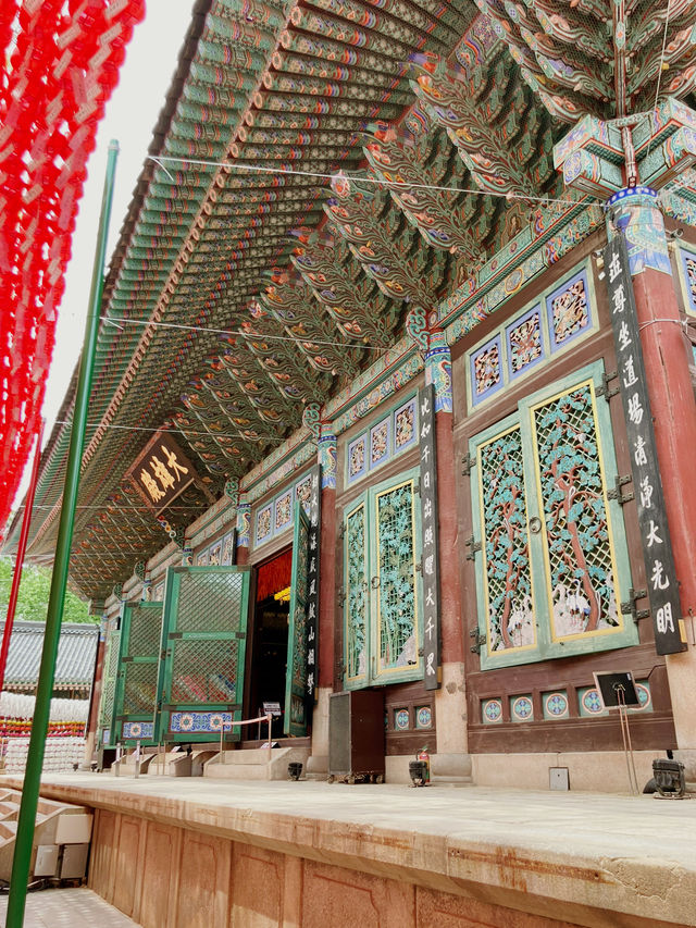 서울 종로 한복판에 자리잡은 작은 사찰, 조계사!